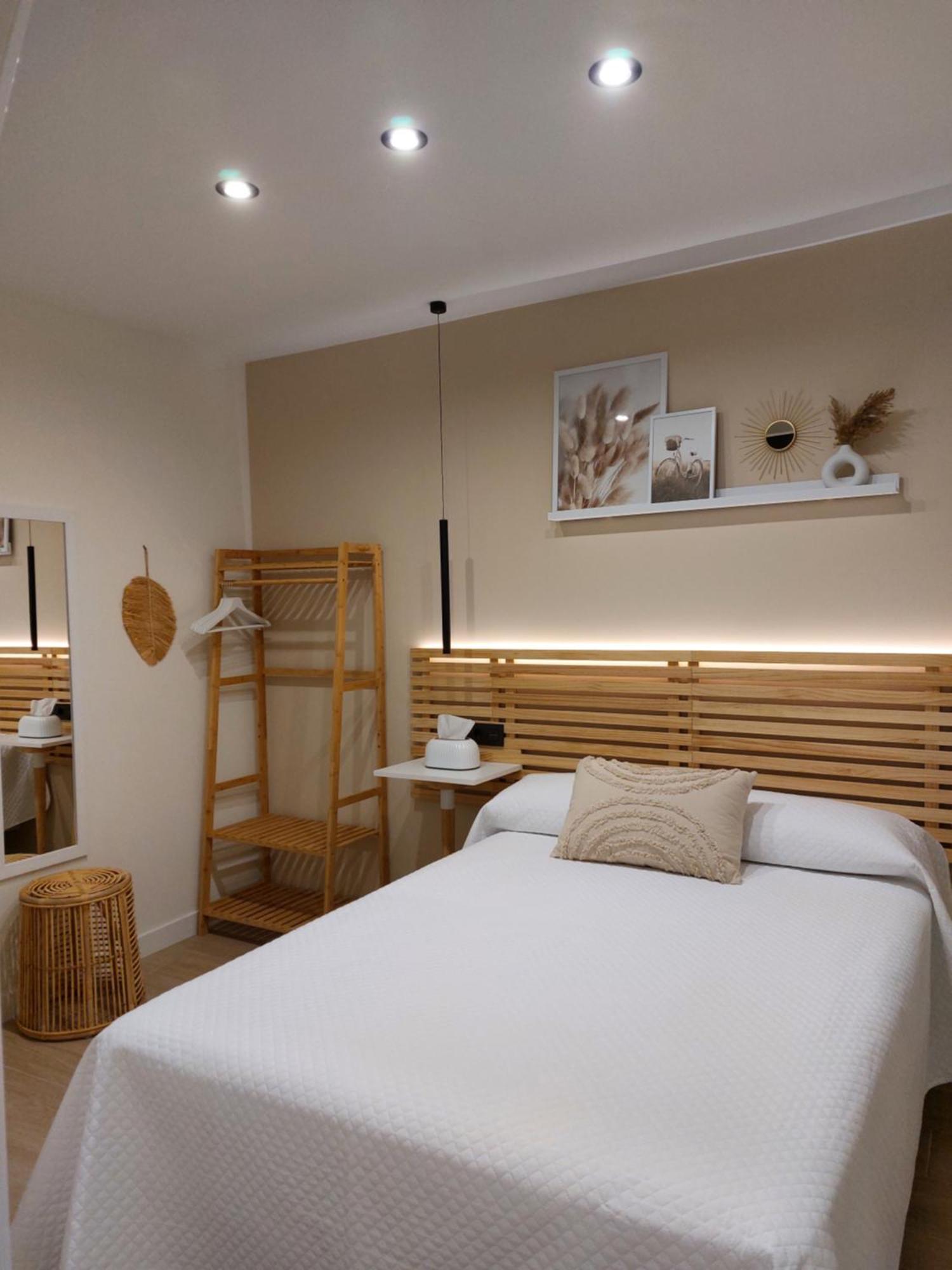 Pension Cabezas Oviedo Exterior photo